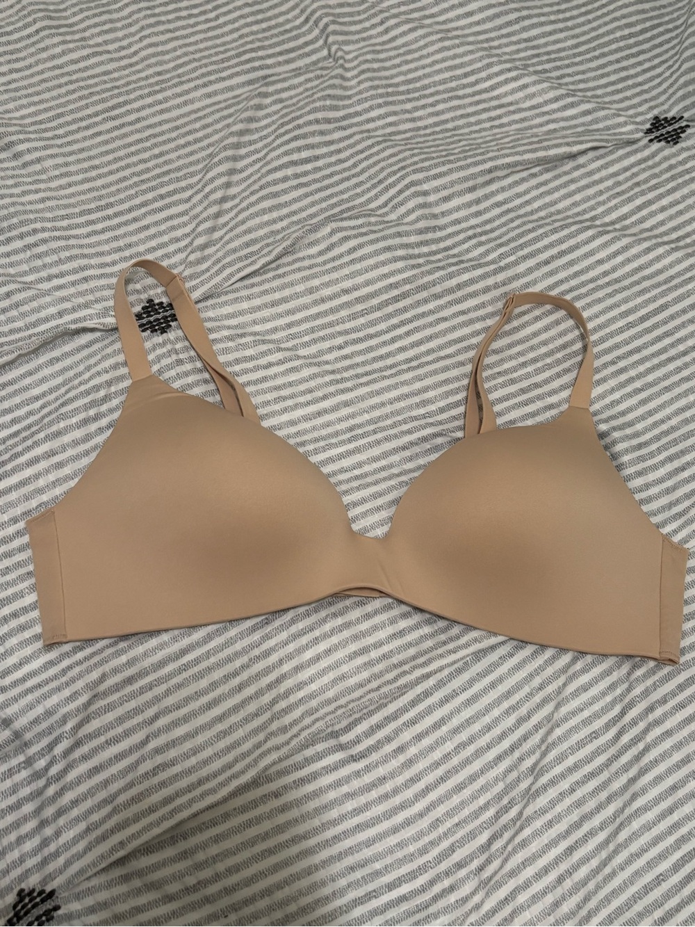Uniqlo Wireless Bra 3D Hold - Nude Beige